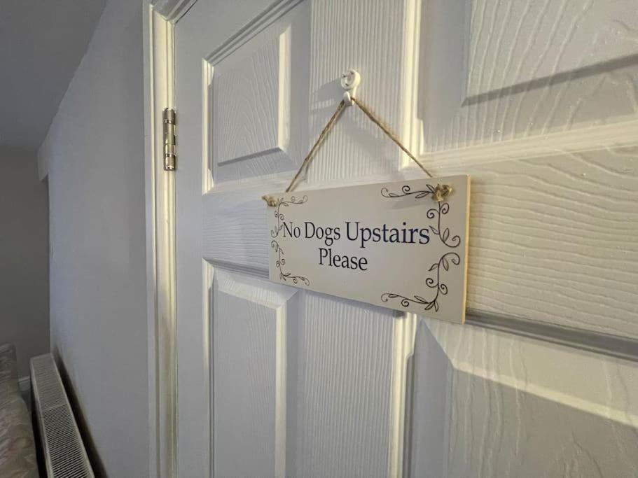 *Brecon Beacons,Log Burner, Hot Tub Dogs Welcome* كريكهاوْل المظهر الخارجي الصورة