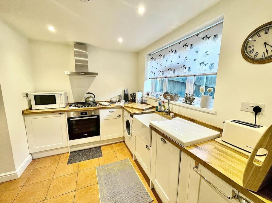 *Brecon Beacons,Log Burner, Hot Tub Dogs Welcome* كريكهاوْل المظهر الخارجي الصورة
