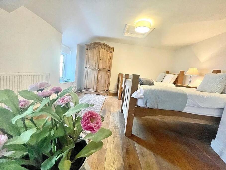 *Brecon Beacons,Log Burner, Hot Tub Dogs Welcome* كريكهاوْل المظهر الخارجي الصورة